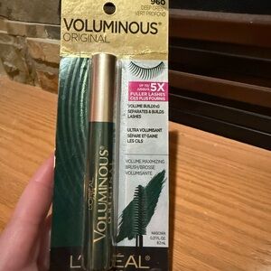 L'Oreal Voluminous Mascara in Deep Green #960 - Never Opened